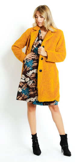 Ladies fashion coats manufacturing, made in Italy fashion coats manufacturing suppliers for B2B women clothing coats distributors, wholesale apparel coats vendors and b2b teenage clothing private label leather coats manufacturing companies, our company create woman coats for wholesalers, ladies padded jackets collection, fashion woman vest, Italian woman party dress, teenage sport suits products, made in Italy knitwear clothing collections, private label sweaters brand, italian hooties manufacturer supply, Italian shirts pants, women shorts, teenager skirts, teens t-shirts and tops for ladies